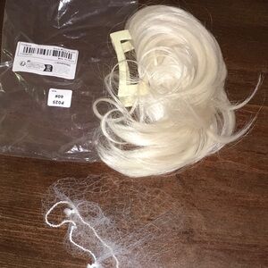 NWT Clip on 8” White Blonde Hair Extension Messy Bun